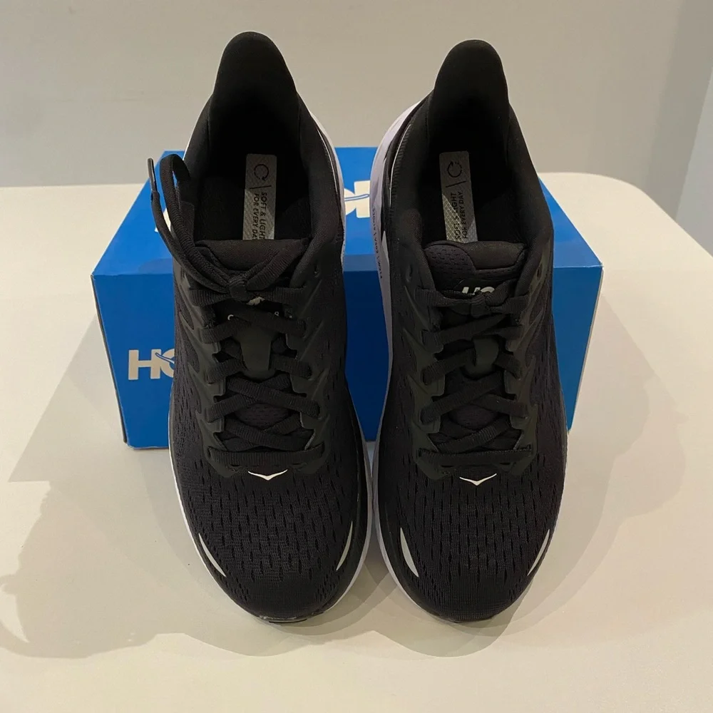 Hoka Women’s Clifton 8 Sneaker in Black/White sz 6.5 New in Box - Picture 6 of 8